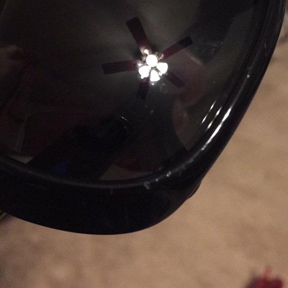 Burberry sunglasses - Picture 3 of 5